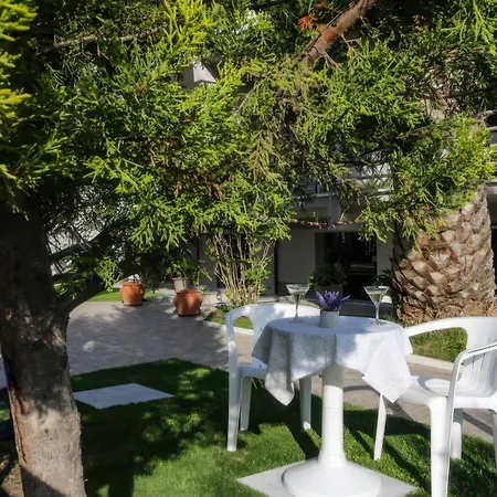 Vlachogiannis 2* Prínos